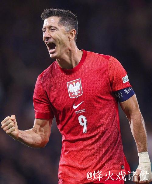 聚勒：莱万状态绝佳 本赛季进球有望突破30个